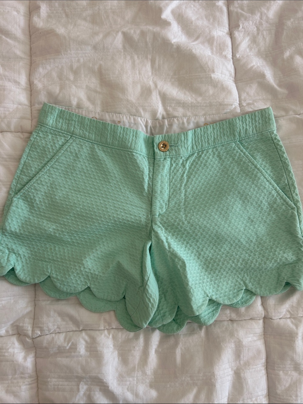Lilly Pulitzer Buttercup Shorts – Size 2 – Mint Green Scalloped Hem